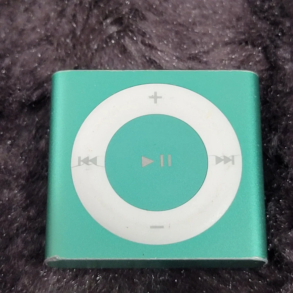 Apple iPod Shuffle 4th Generation Green 2GB Digital Music Player A1373 MD776LL/A